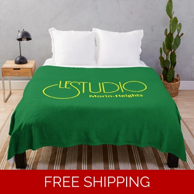 Le Studio Throw Irish Green Blanket Yellow Logo MH